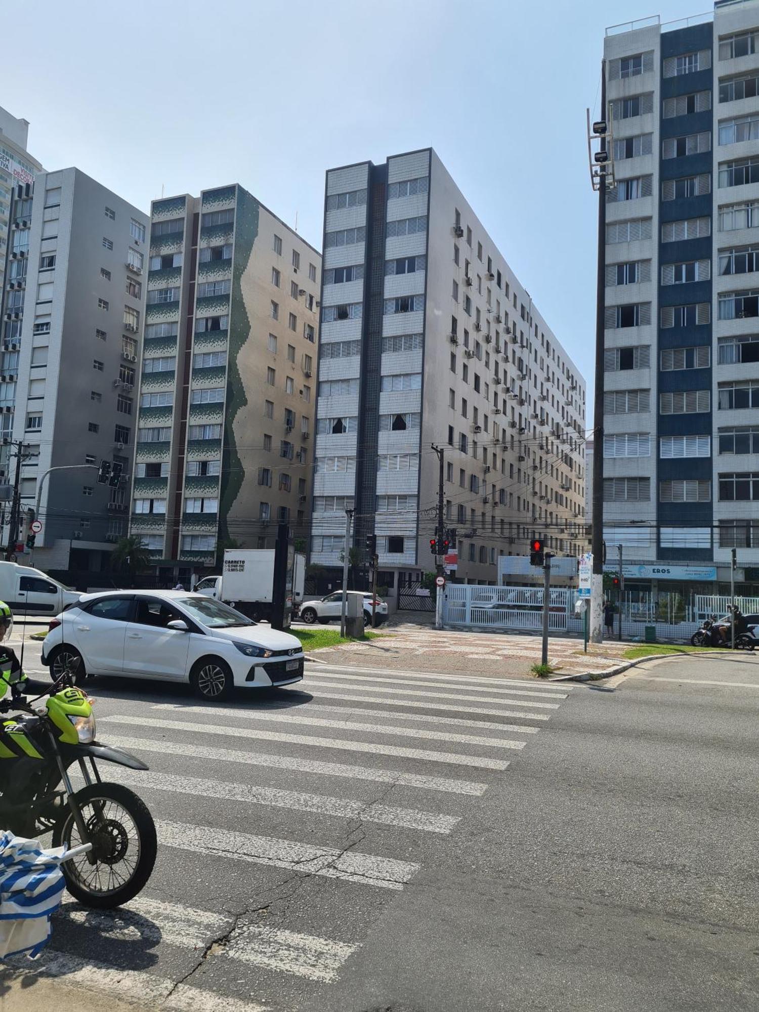 Loft Em Predio Em Frente A Apartamento *